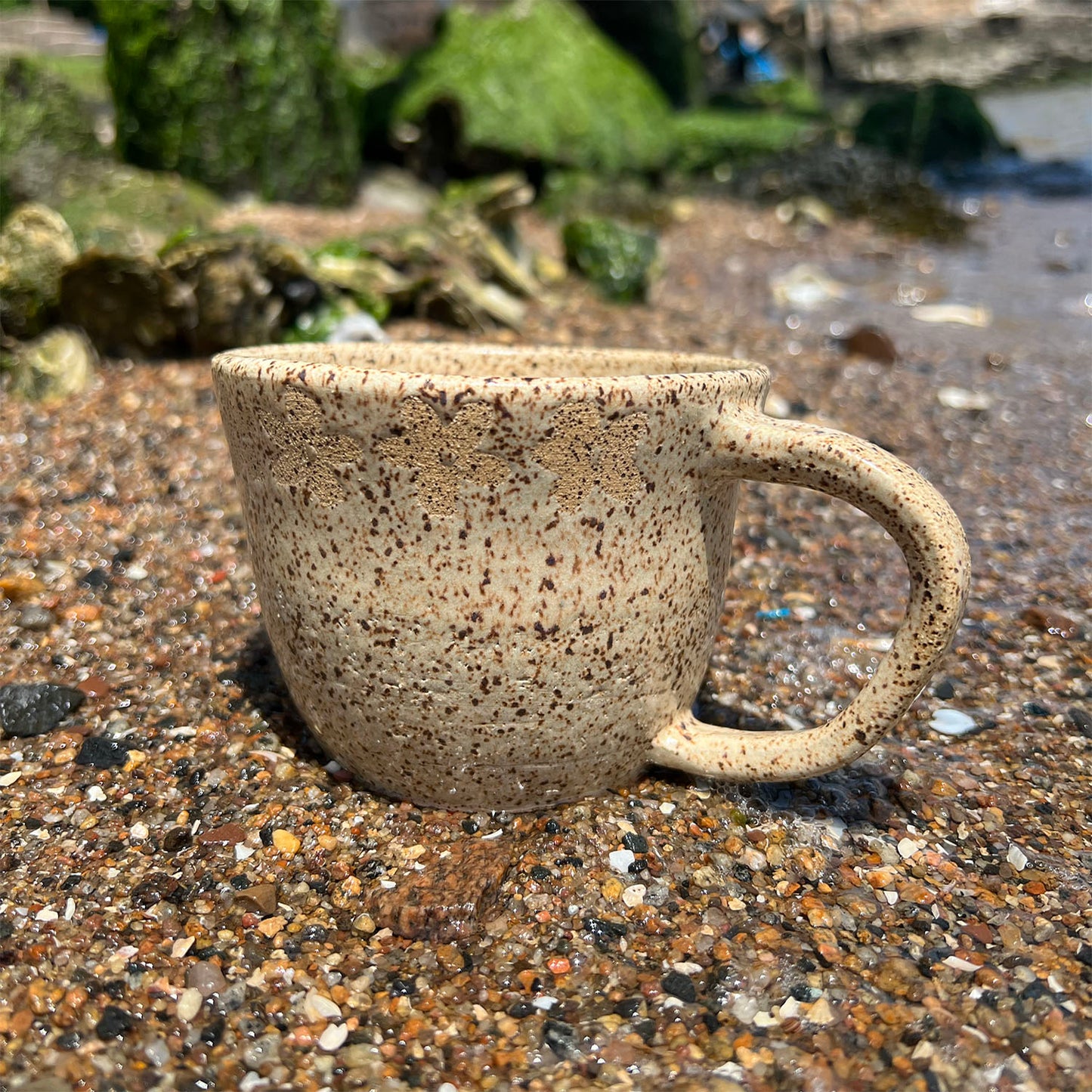 Stoneware Daisy Mug (Iron Yellow)