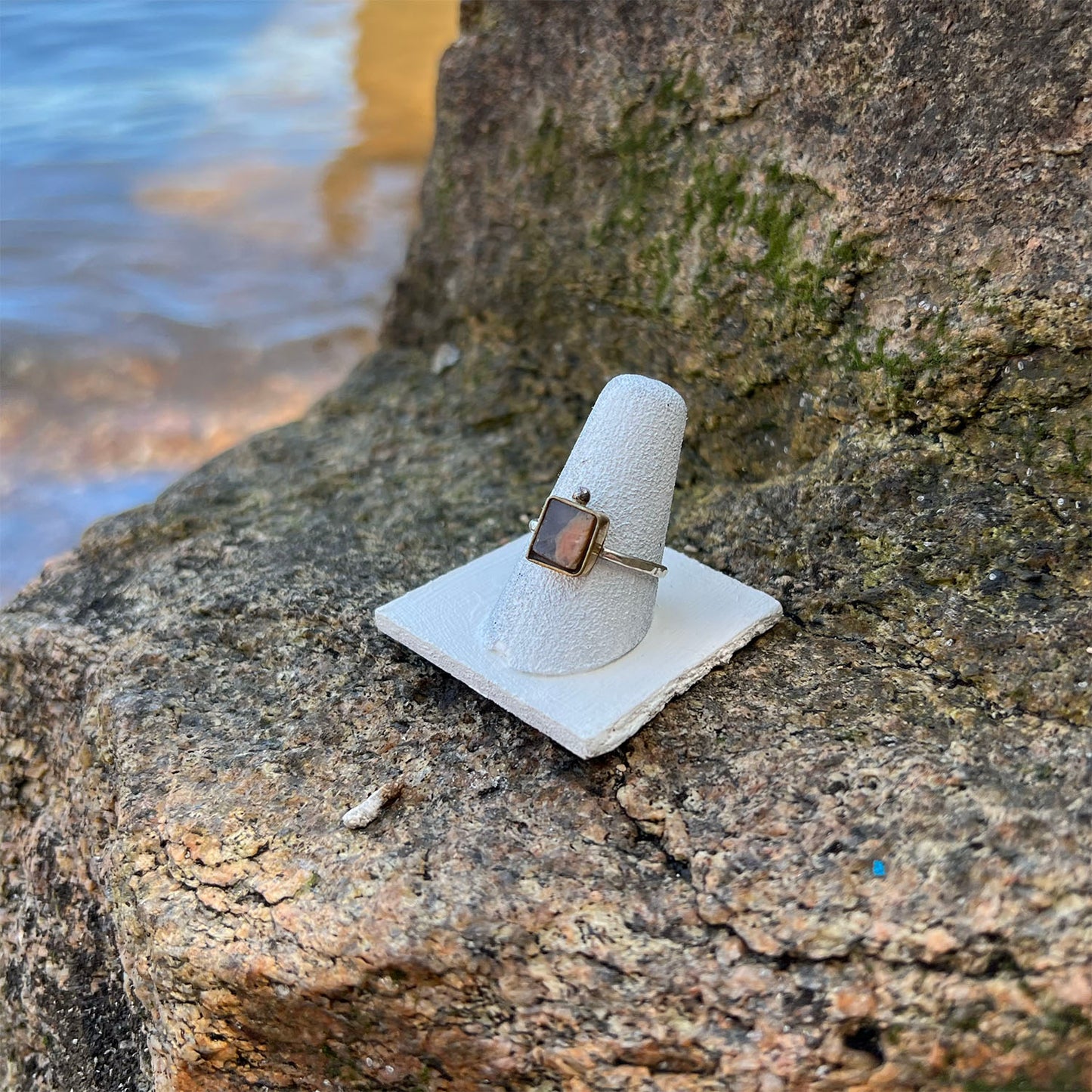 Sea Stone Ring (Round)